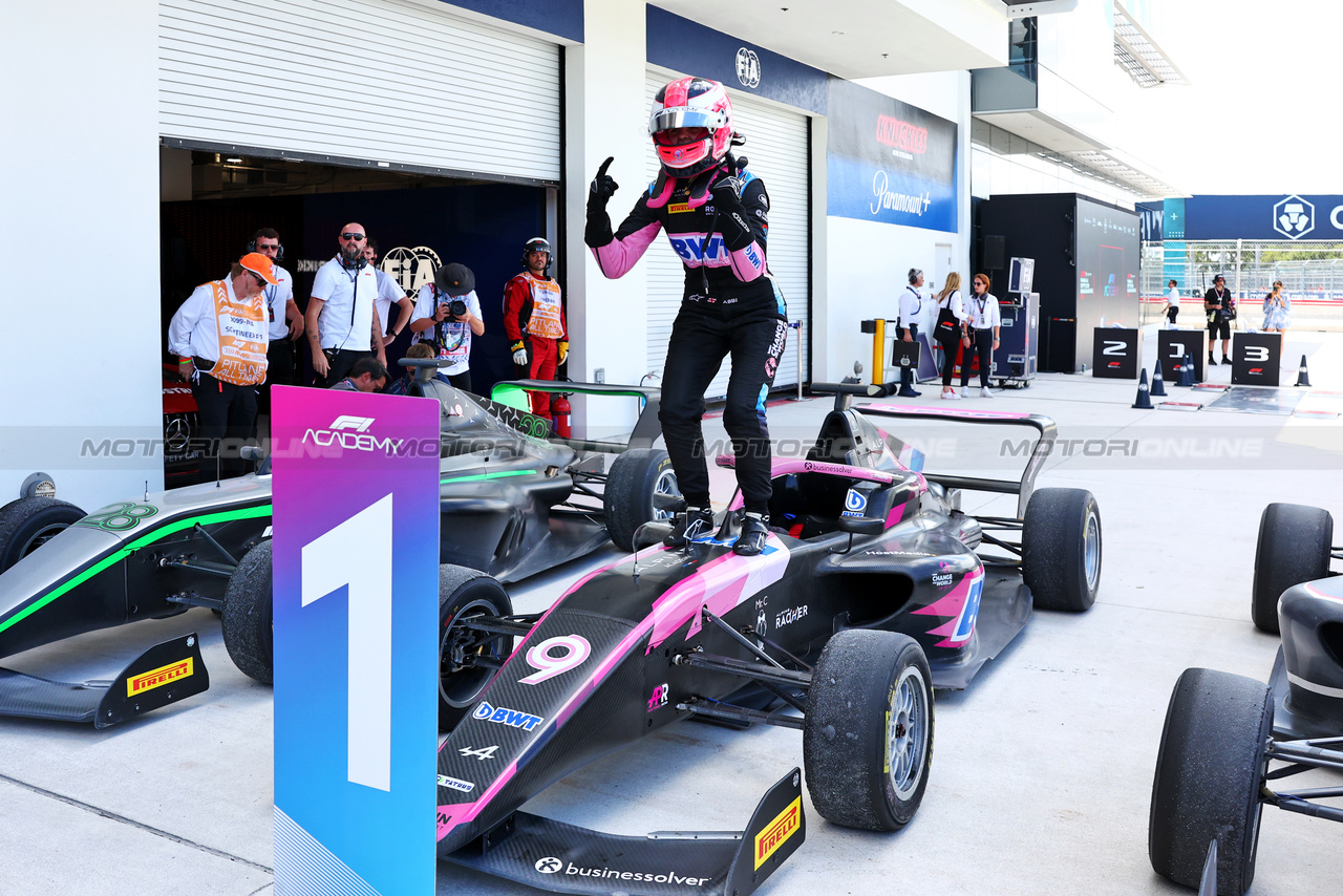 GP MIAMI, Gara winner Abbi Pulling (GBR) Rodin Motorsport celebrates in parc ferme.

04.05.2024. FIA Formula Academy, Rd 2, Gara 1, Miami, Florida, USA, Saturday.

- www.xpbimages.com, EMail: requests@xpbimages.com Copyright: XPB Images