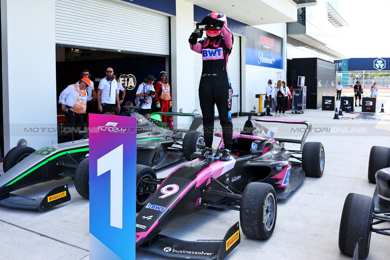 GP MIAMI, Gara winner Abbi Pulling (GBR) Rodin Motorsport celebrates in parc ferme.

04.05.2024. FIA Formula Academy, Rd 2, Gara 1, Miami, Florida, USA, Saturday.

- www.xpbimages.com, EMail: requests@xpbimages.com Copyright: XPB Images