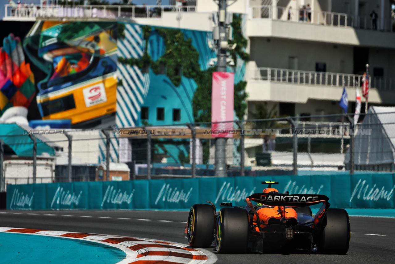 GP MIAMI, Lando Norris (GBR) McLaren MCL38.

04.05.2024. Formula 1 World Championship, Rd 6, Miami Grand Prix, Miami, Florida, USA, Sprint e Qualifiche Day.

 - www.xpbimages.com, EMail: requests@xpbimages.com © Copyright: Staley / XPB Images