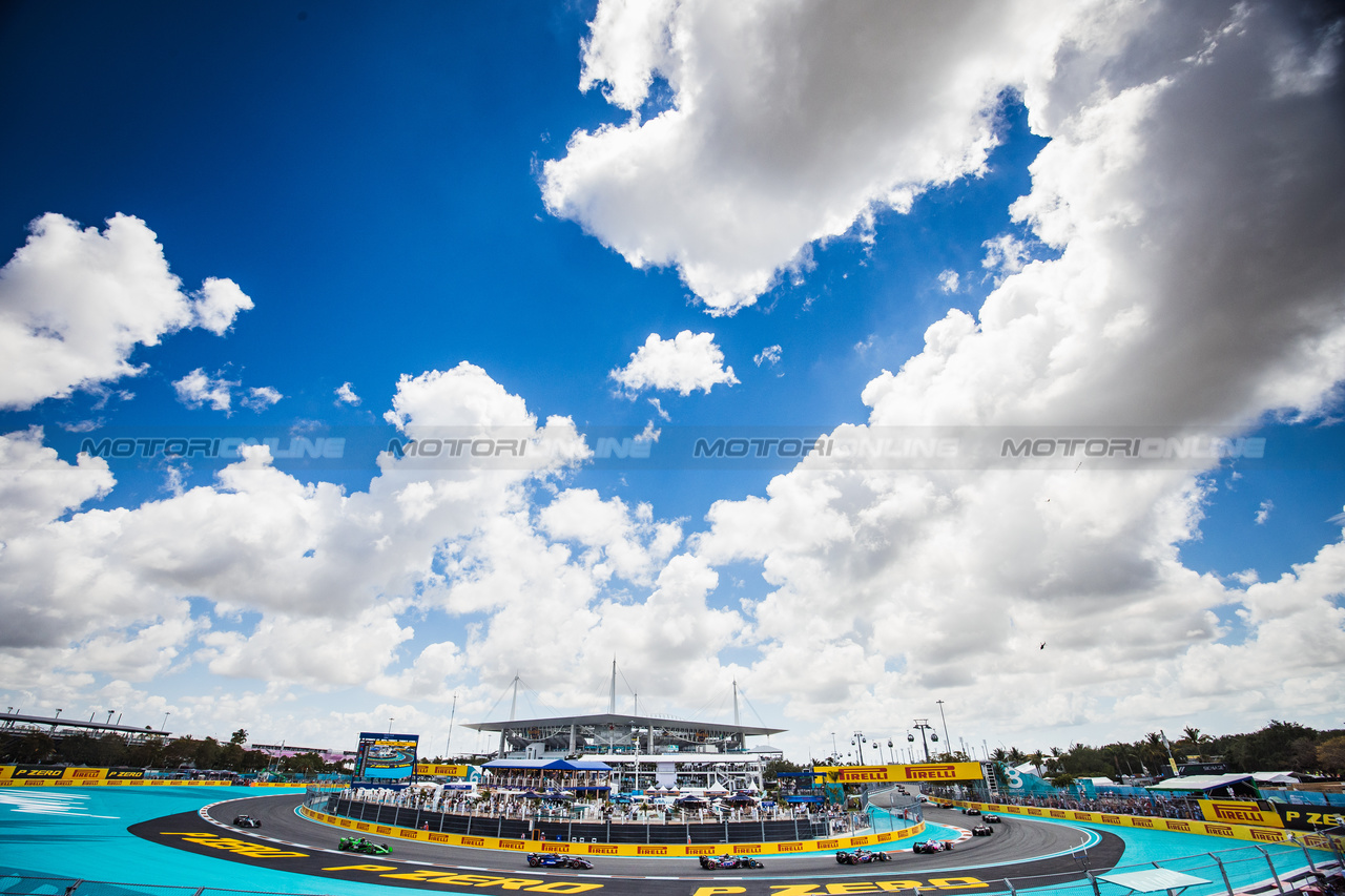 GP MIAMI, Logan Sargeant (USA) Williams Racing FW46.

04.05.2024. Formula 1 World Championship, Rd 6, Miami Grand Prix, Miami, Florida, USA, Sprint e Qualifiche Day.

- www.xpbimages.com, EMail: requests@xpbimages.com © Copyright: Bearne / XPB Images