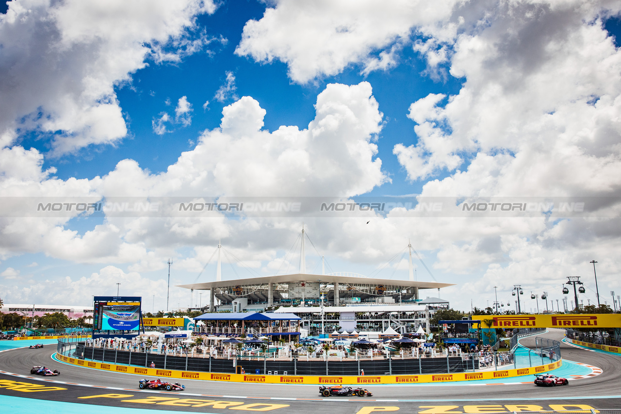 GP MIAMI, Sergio Perez (MEX) Red Bull Racing RB20.

04.05.2024. Formula 1 World Championship, Rd 6, Miami Grand Prix, Miami, Florida, USA, Sprint e Qualifiche Day.

- www.xpbimages.com, EMail: requests@xpbimages.com © Copyright: Bearne / XPB Images