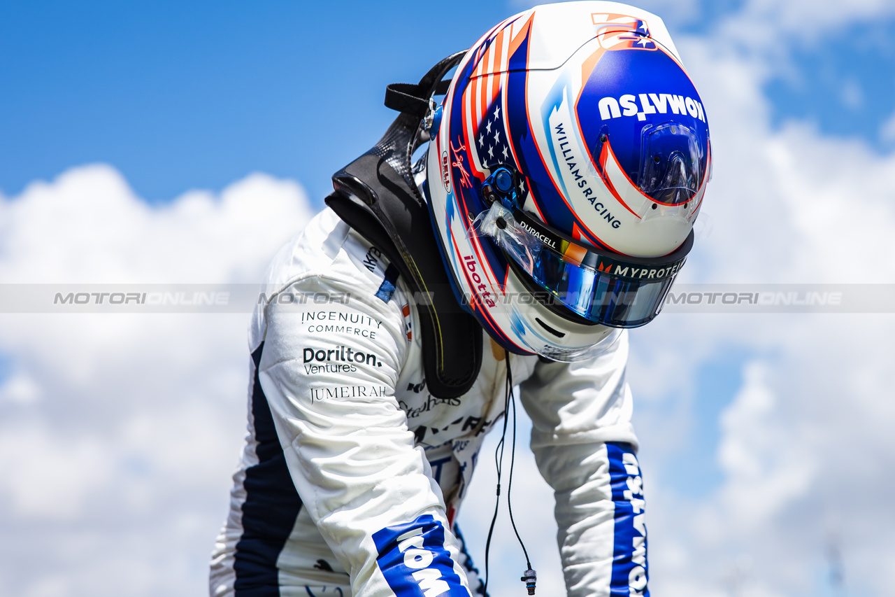 GP MIAMI, Logan Sargeant (USA) Williams Racing FW46 on the grid.

04.05.2024. Formula 1 World Championship, Rd 6, Miami Grand Prix, Miami, Florida, USA, Sprint e Qualifiche Day.

- www.xpbimages.com, EMail: requests@xpbimages.com © Copyright: Bearne / XPB Images