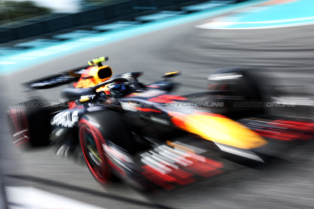 GP MIAMI, Sergio Perez (MEX) Red Bull Racing RB20.

04.05.2024. Formula 1 World Championship, Rd 6, Miami Grand Prix, Miami, Florida, USA, Sprint e Qualifiche Day.

 - www.xpbimages.com, EMail: requests@xpbimages.com © Copyright: Staley / XPB Images