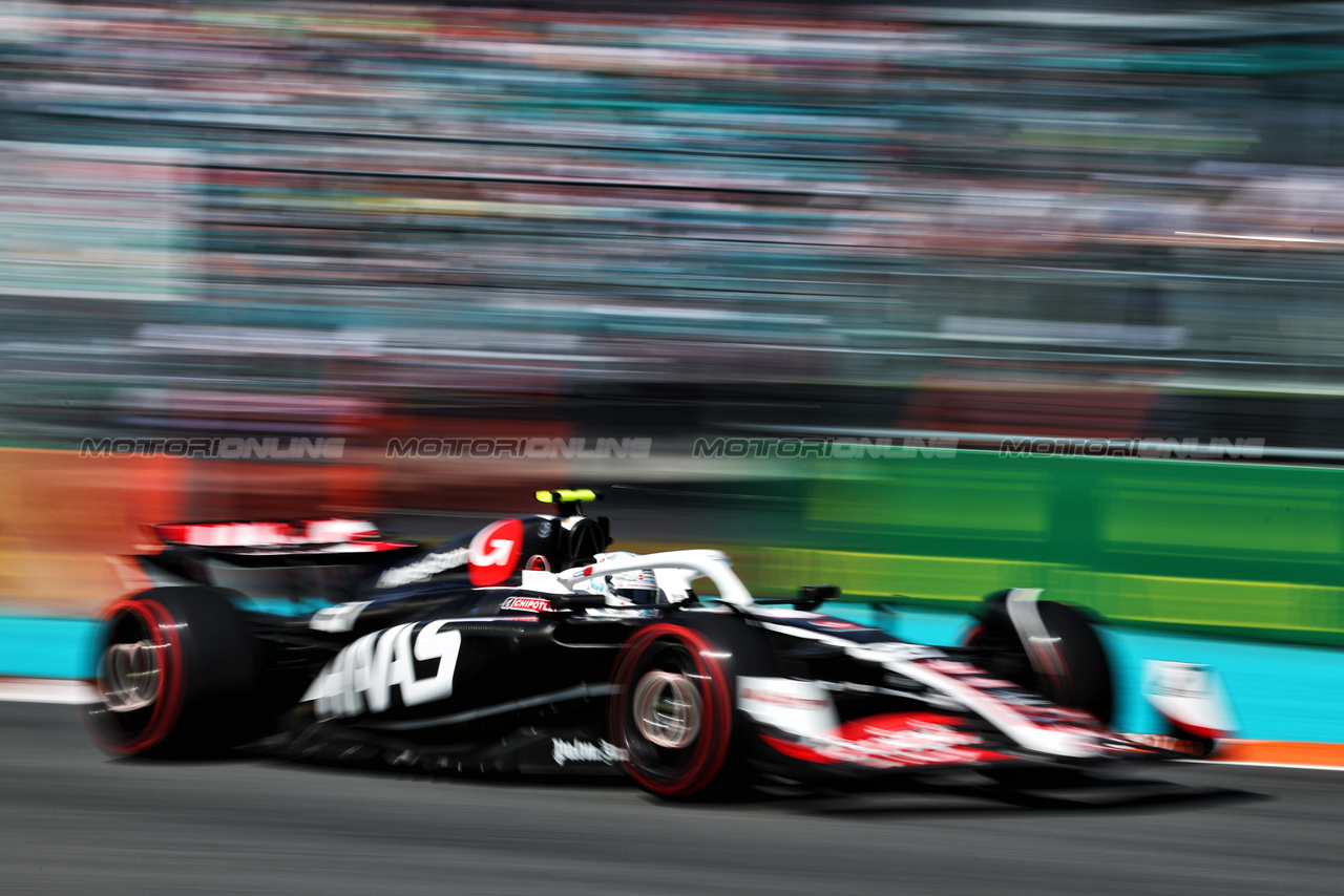 GP MIAMI, Nico Hulkenberg (GER) Haas VF-24.

04.05.2024. Formula 1 World Championship, Rd 6, Miami Grand Prix, Miami, Florida, USA, Sprint e Qualifiche Day.

- www.xpbimages.com, EMail: requests@xpbimages.com © Copyright: Moy / XPB Images