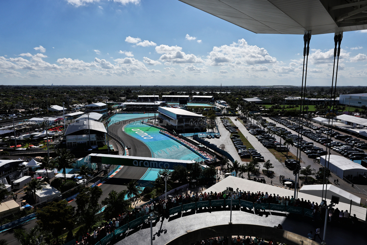 GP MIAMI, Lewis Hamilton (GBR) Mercedes AMG F1 W15.

04.05.2024. Formula 1 World Championship, Rd 6, Miami Grand Prix, Miami, Florida, USA, Sprint e Qualifiche Day.

- www.xpbimages.com, EMail: requests@xpbimages.com © Copyright: Moy / XPB Images