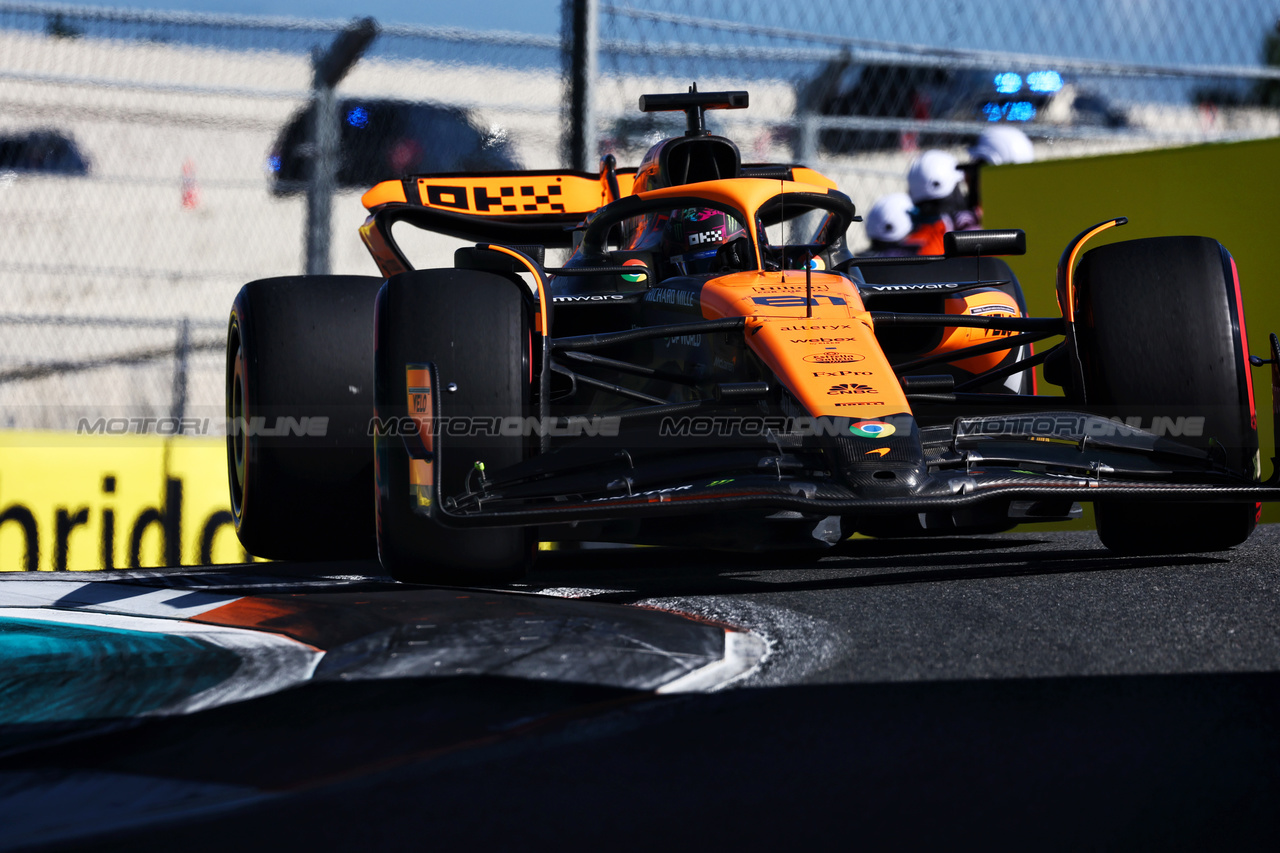 GP MIAMI, Oscar Piastri (AUS) McLaren MCL38.

04.05.2024. Formula 1 World Championship, Rd 6, Miami Grand Prix, Miami, Florida, USA, Sprint e Qualifiche Day.

 - www.xpbimages.com, EMail: requests@xpbimages.com © Copyright: Coates / XPB Images