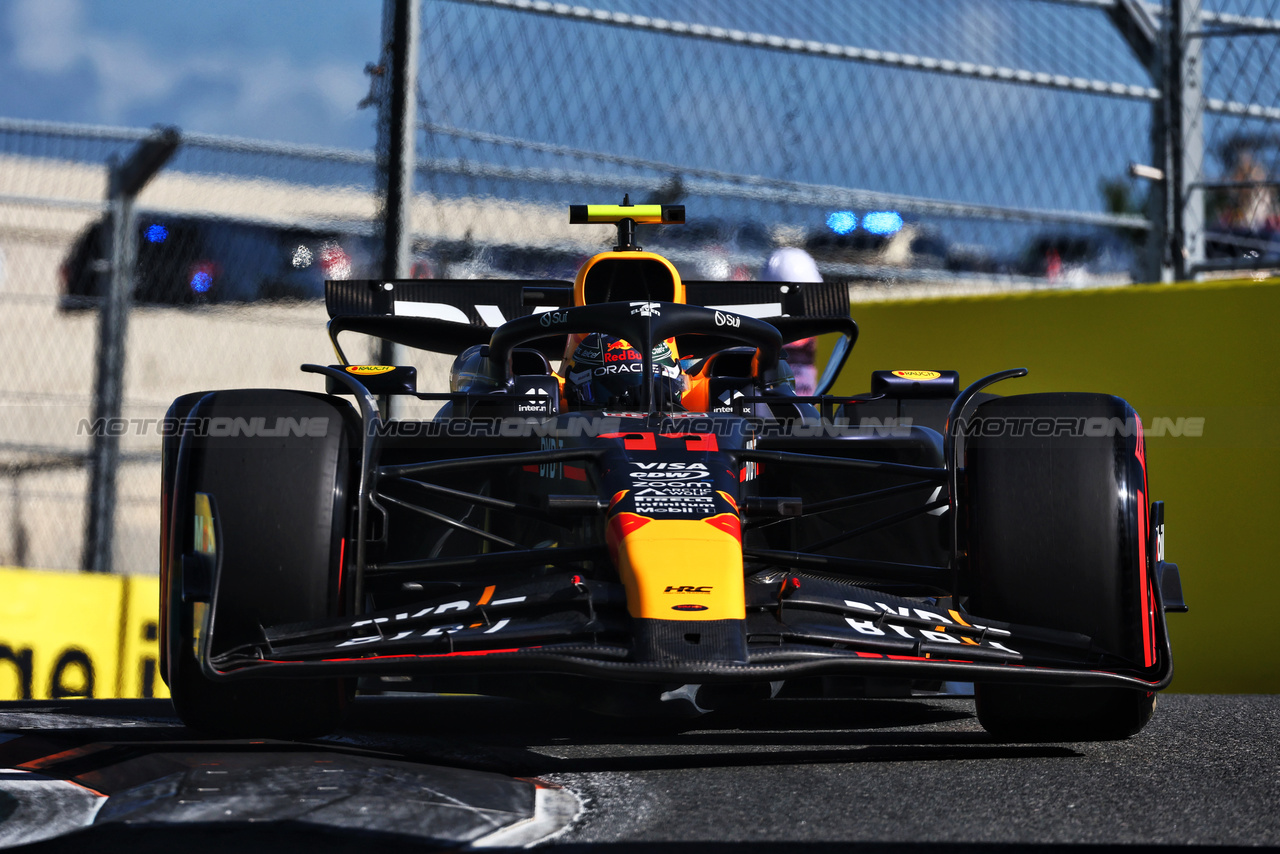 GP MIAMI, Sergio Perez (MEX) Red Bull Racing RB20.

04.05.2024. Formula 1 World Championship, Rd 6, Miami Grand Prix, Miami, Florida, USA, Sprint e Qualifiche Day.

 - www.xpbimages.com, EMail: requests@xpbimages.com © Copyright: Coates / XPB Images