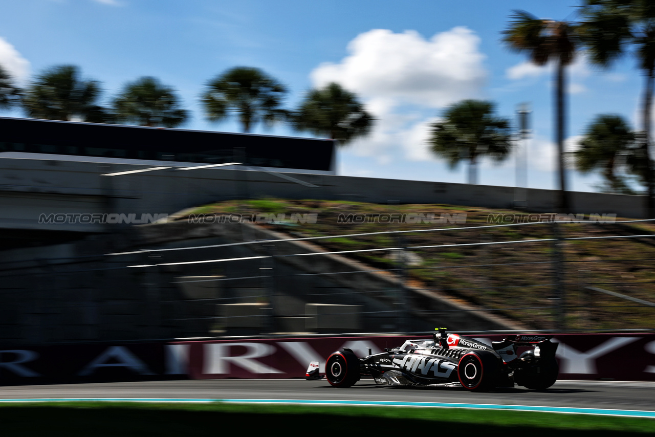 GP MIAMI, Nico Hulkenberg (GER) Haas VF-24.

04.05.2024. Formula 1 World Championship, Rd 6, Miami Grand Prix, Miami, Florida, USA, Sprint e Qualifiche Day.

 - www.xpbimages.com, EMail: requests@xpbimages.com © Copyright: Coates / XPB Images