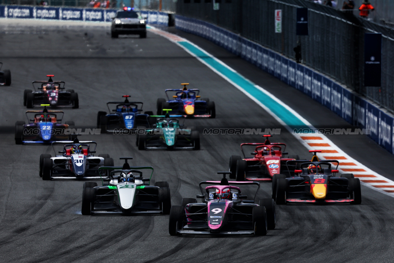 GP MIAMI, Abbi Pulling (GBR) Rodin Motorsport davanti a at the partenza of the race.

04.05.2024. FIA Formula Academy, Rd 2, Gara 1, Miami, Florida, USA, Saturday.

- www.xpbimages.com, EMail: requests@xpbimages.com Copyright: XPB Images