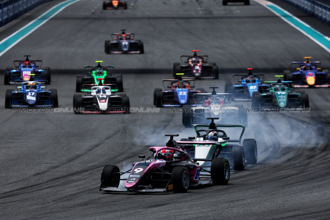 GP MIAMI, Abbi Pulling (GBR) Rodin Motorsport davanti a at the partenza of the race.

04.05.2024. FIA Formula Academy, Rd 2, Gara 1, Miami, Florida, USA, Saturday.

- www.xpbimages.com, EMail: requests@xpbimages.com Copyright: XPB Images