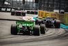 GP MIAMI, Logan Sargeant (USA) Williams Racing FW46 e Zhou Guanyu (CHN) Sauber C44.
04.05.2024. Formula 1 World Championship, Rd 6, Miami Grand Prix, Miami, Florida, USA, Sprint e Qualifiche Day.
- www.xpbimages.com, EMail: requests@xpbimages.com © Copyright: Bearne / XPB Images