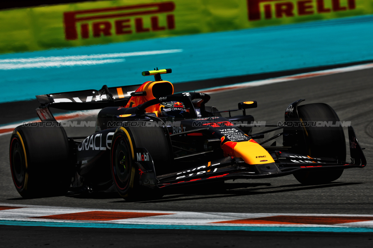 GP MIAMI, Sergio Perez (MEX) Red Bull Racing RB20.

03.05.2024. Formula 1 World Championship, Rd 6, Miami Grand Prix, Miami, Florida, USA, Sprint Qualifiche Day.

 - www.xpbimages.com, EMail: requests@xpbimages.com © Copyright: Staley / XPB Images