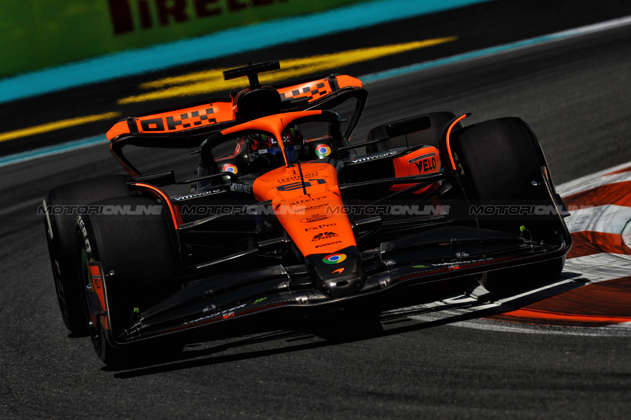 GP MIAMI, Oscar Piastri (AUS) McLaren MCL38.

03.05.2024. Formula 1 World Championship, Rd 6, Miami Grand Prix, Miami, Florida, USA, Sprint Qualifiche Day.

 - www.xpbimages.com, EMail: requests@xpbimages.com © Copyright: Staley / XPB Images