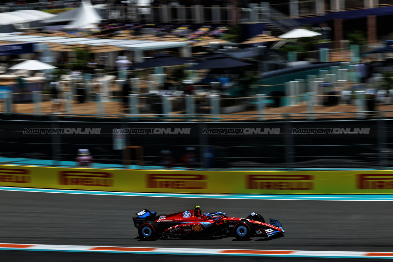 GP MIAMI, Carlos Sainz Jr (ESP) Ferrari SF-24.

03.05.2024. Formula 1 World Championship, Rd 6, Miami Grand Prix, Miami, Florida, USA, Sprint Qualifiche Day.

 - www.xpbimages.com, EMail: requests@xpbimages.com © Copyright: Staley / XPB Images