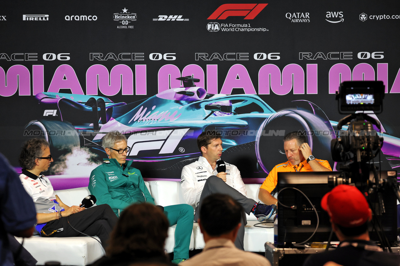 GP MIAMI, (L to R): Laurent Mekies (FRA) RB Technical Director; Mike Krack (LUX) Aston Martin F1 Team, Team Principal; James Vowles (GBR) Williams Racing Team Principal; e Zak Brown (USA) McLaren Executive Director, in the FIA Press Conference.

03.05.2024. Formula 1 World Championship, Rd 6, Miami Grand Prix, Miami, Florida, USA, Sprint Qualifiche Day.

- www.xpbimages.com, EMail: requests@xpbimages.com © Copyright: Bearne / XPB Images