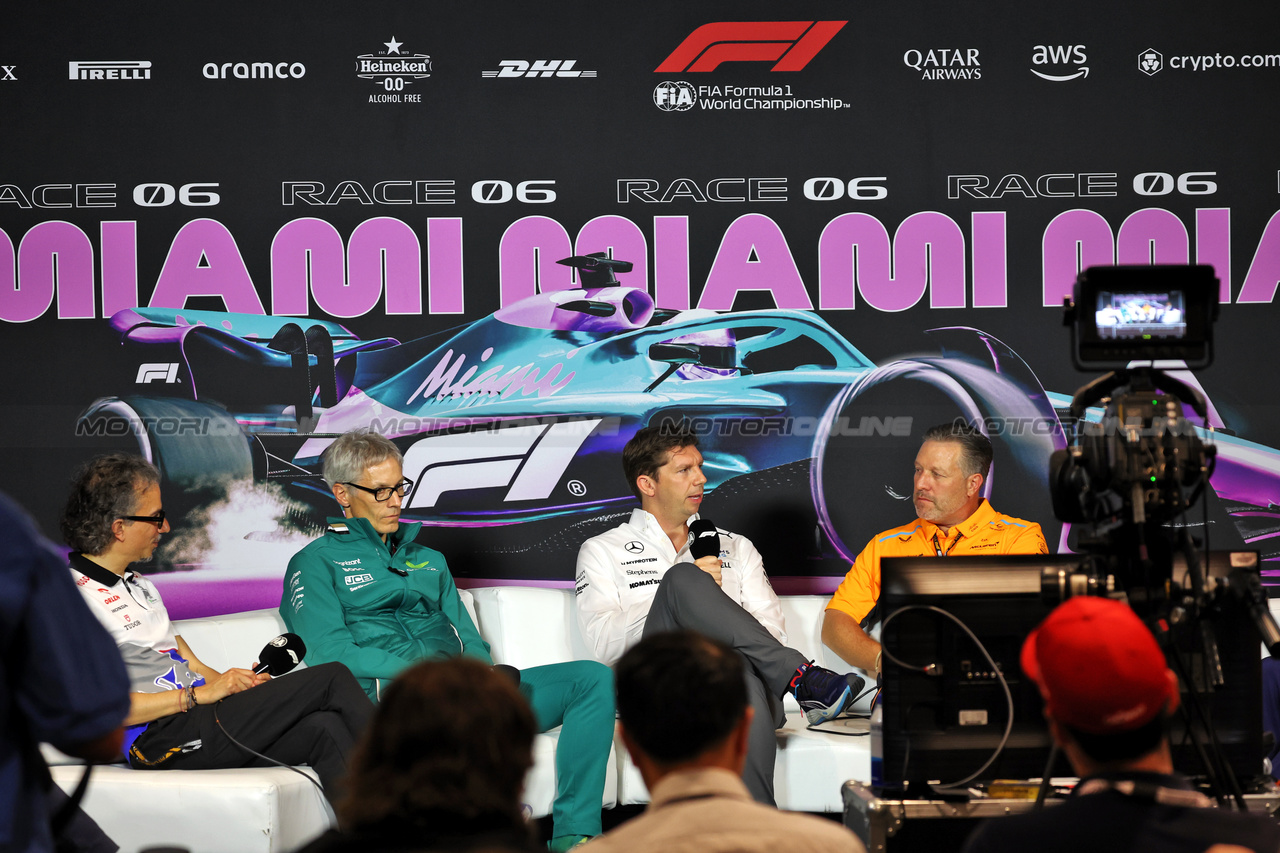 GP MIAMI, (L to R): Laurent Mekies (FRA) RB Technical Director; Mike Krack (LUX) Aston Martin F1 Team, Team Principal; James Vowles (GBR) Williams Racing Team Principal; e Zak Brown (USA) McLaren Executive Director, in the FIA Press Conference.

03.05.2024. Formula 1 World Championship, Rd 6, Miami Grand Prix, Miami, Florida, USA, Sprint Qualifiche Day.

- www.xpbimages.com, EMail: requests@xpbimages.com © Copyright: Bearne / XPB Images