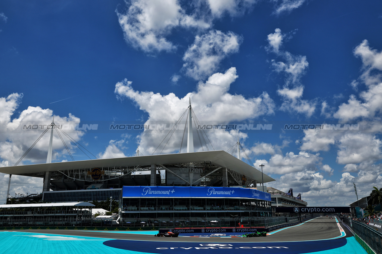 GP MIAMI, Sergio Perez (MEX) Red Bull Racing RB20.

03.05.2024. Formula 1 World Championship, Rd 6, Miami Grand Prix, Miami, Florida, USA, Sprint Qualifiche Day.

 - www.xpbimages.com, EMail: requests@xpbimages.com © Copyright: Coates / XPB Images