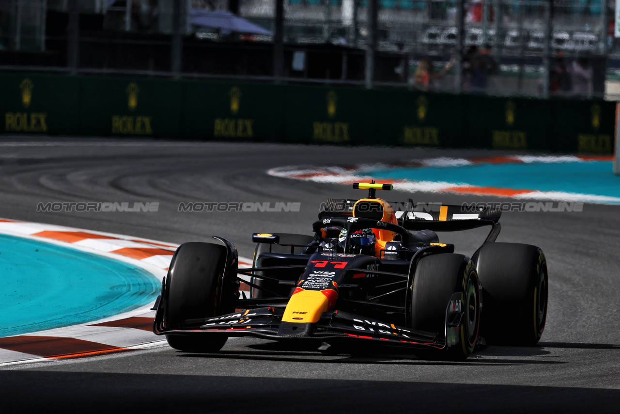 GP MIAMI, Sergio Perez (MEX) Red Bull Racing RB20.

03.05.2024. Formula 1 World Championship, Rd 6, Miami Grand Prix, Miami, Florida, USA, Sprint Qualifiche Day.

- www.xpbimages.com, EMail: requests@xpbimages.com © Copyright: Moy / XPB Images