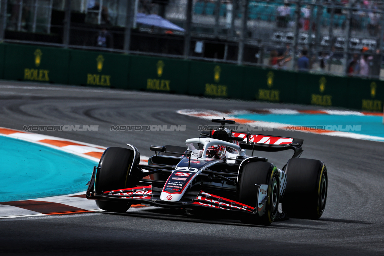 GP MIAMI, Kevin Magnussen (DEN) Haas VF-24.

03.05.2024. Formula 1 World Championship, Rd 6, Miami Grand Prix, Miami, Florida, USA, Sprint Qualifiche Day.

- www.xpbimages.com, EMail: requests@xpbimages.com © Copyright: Moy / XPB Images