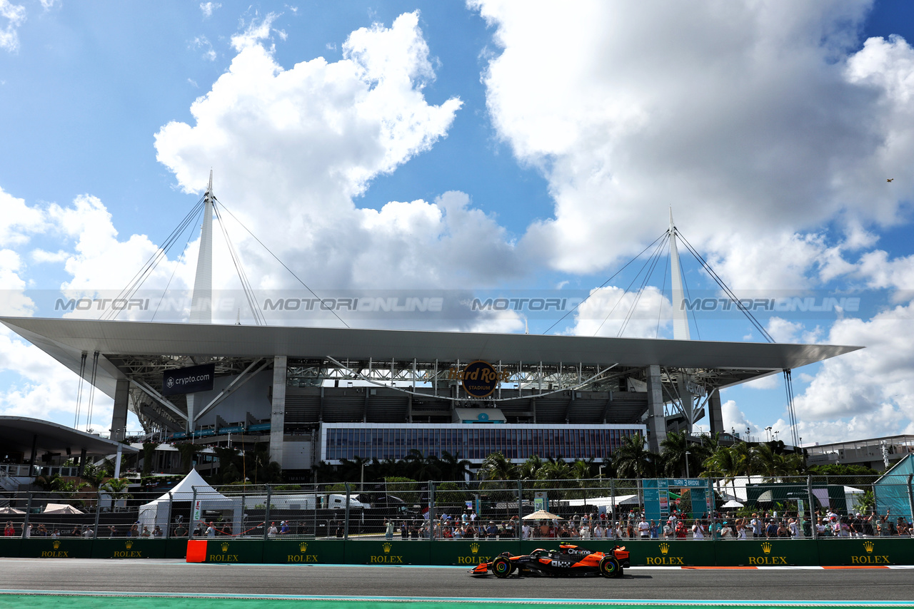 GP MIAMI, Lando Norris (GBR) McLaren MCL38.

03.05.2024. Formula 1 World Championship, Rd 6, Miami Grand Prix, Miami, Florida, USA, Sprint Qualifiche Day.

- www.xpbimages.com, EMail: requests@xpbimages.com © Copyright: Moy / XPB Images