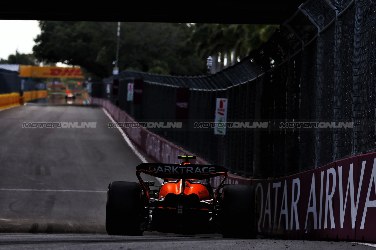 GP MIAMI, Lando Norris (GBR) McLaren MCL38.

03.05.2024. Formula 1 World Championship, Rd 6, Miami Grand Prix, Miami, Florida, USA, Sprint Qualifiche Day.

 - www.xpbimages.com, EMail: requests@xpbimages.com © Copyright: Coates / XPB Images