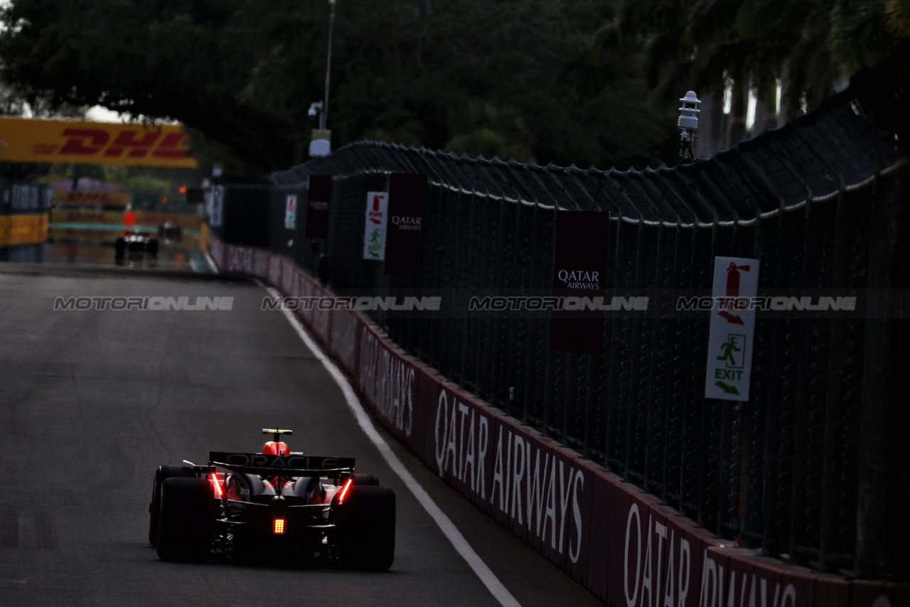 GP MIAMI, Sergio Perez (MEX) Red Bull Racing RB20.

03.05.2024. Formula 1 World Championship, Rd 6, Miami Grand Prix, Miami, Florida, USA, Sprint Qualifiche Day.

 - www.xpbimages.com, EMail: requests@xpbimages.com © Copyright: Coates / XPB Images