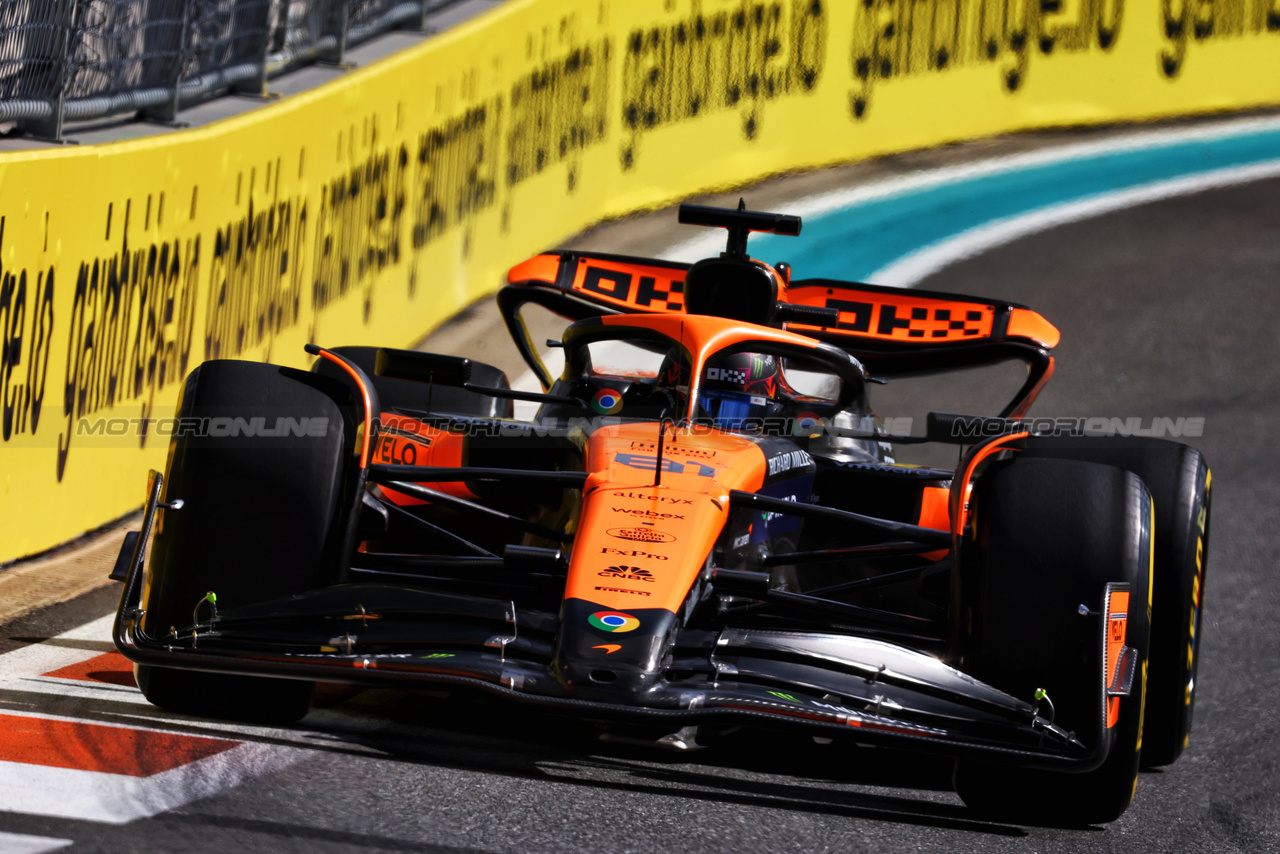 GP MIAMI, Oscar Piastri (AUS) McLaren MCL38.

03.05.2024. Formula 1 World Championship, Rd 6, Miami Grand Prix, Miami, Florida, USA, Sprint Qualifiche Day.

 - www.xpbimages.com, EMail: requests@xpbimages.com © Copyright: Coates / XPB Images