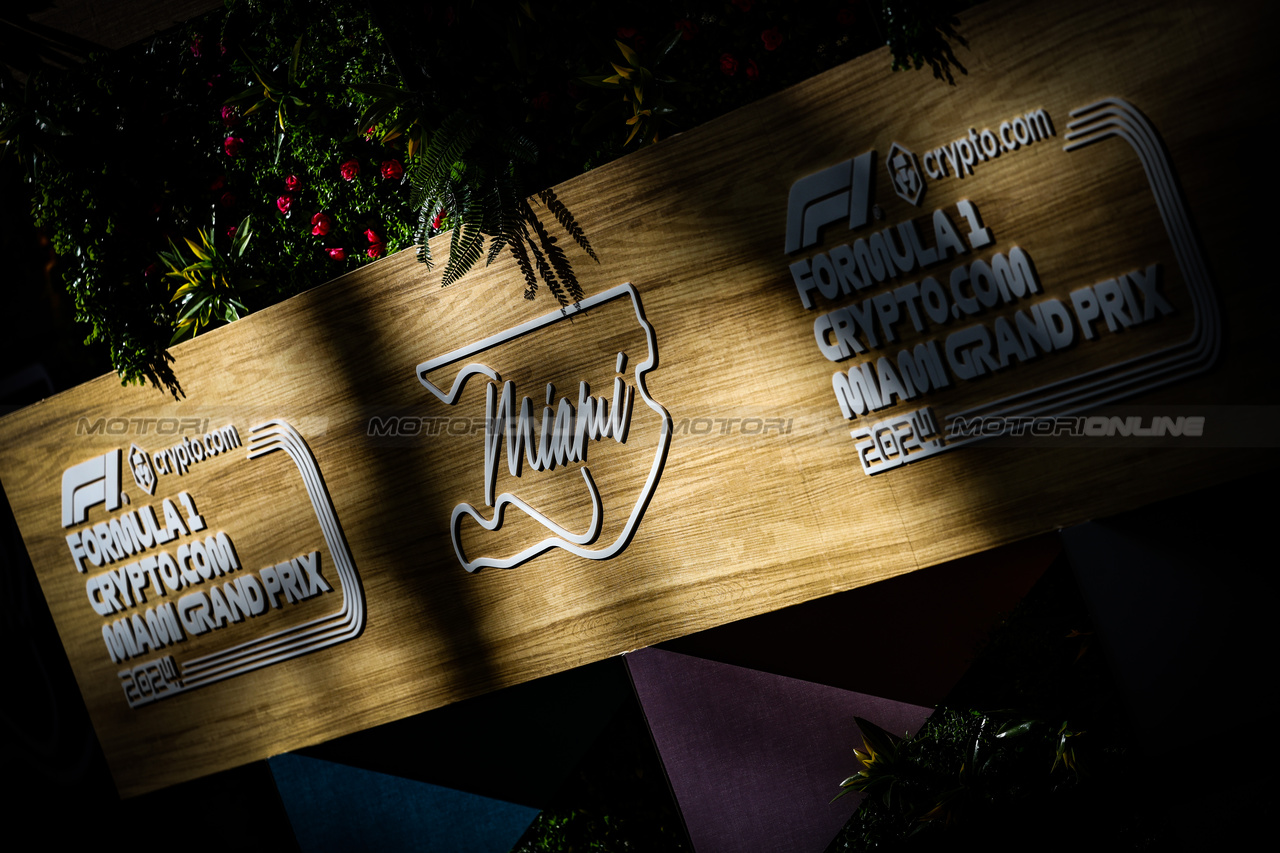 GP MIAMI, Paddock Atmosfera
03.05.2024. Formula 1 World Championship, Rd 6, Miami Grand Prix, Miami, Florida, USA, Sprint Qualifiche Day.
- www.xpbimages.com, EMail: requests@xpbimages.com © Copyright: Charniaux / XPB Images