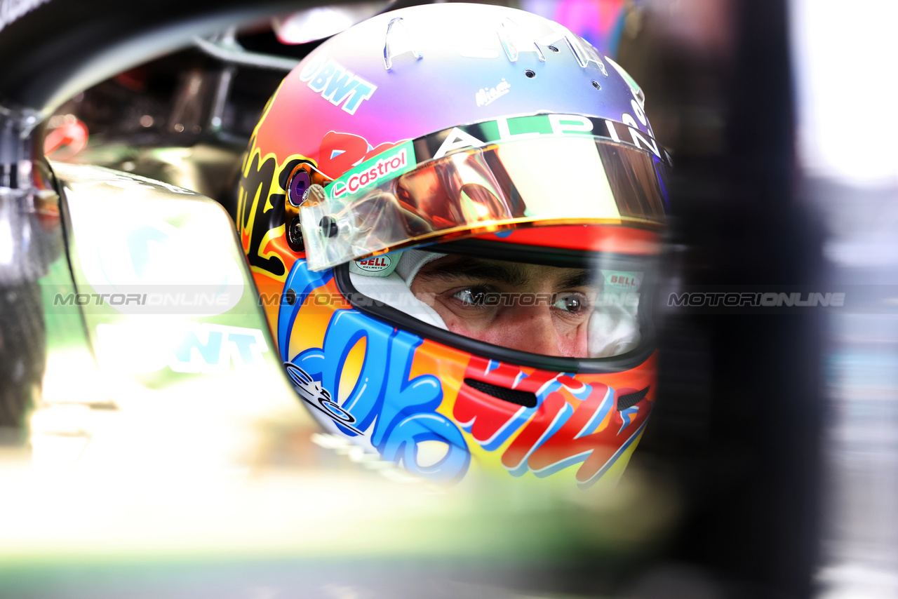 GP MIAMI, Esteban Ocon (FRA) Alpine F1 Team A524.

03.05.2024. Formula 1 World Championship, Rd 6, Miami Grand Prix, Miami, Florida, USA, Sprint Qualifiche Day.

- www.xpbimages.com, EMail: requests@xpbimages.com © Copyright: Bearne / XPB Images