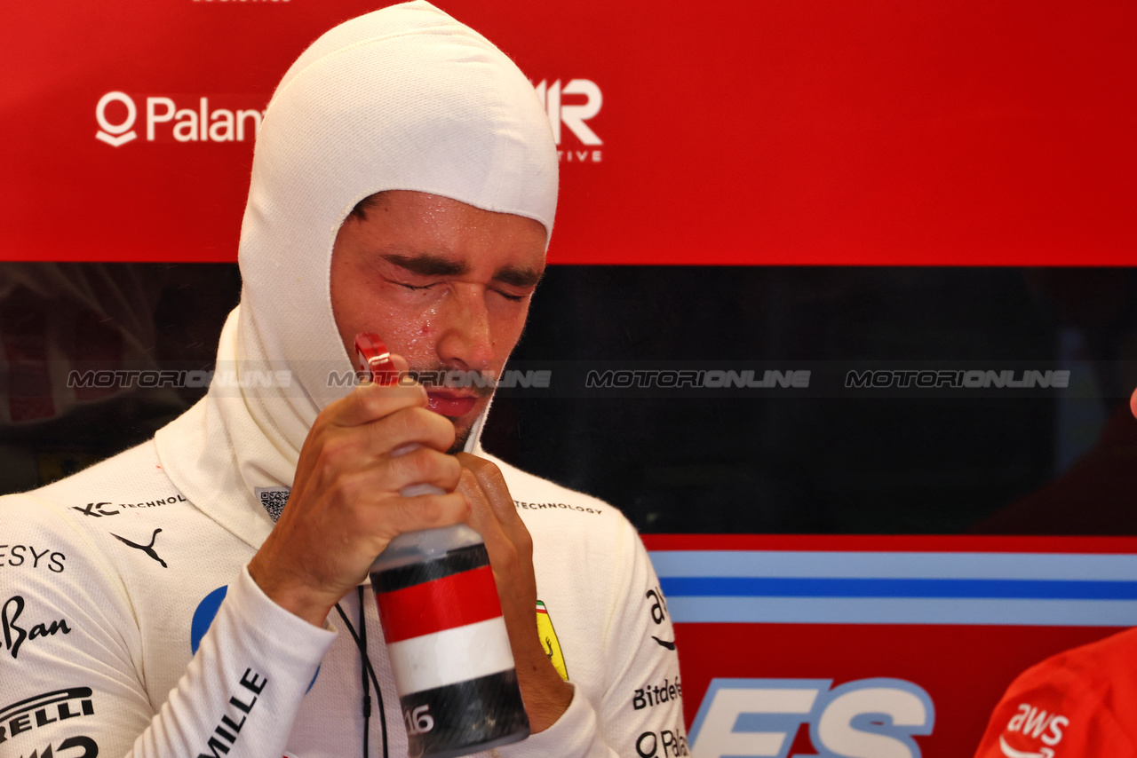 GP MIAMI, Charles Leclerc (MON) Ferrari sprays himself with water.

03.05.2024. Formula 1 World Championship, Rd 6, Miami Grand Prix, Miami, Florida, USA, Sprint Qualifiche Day.

 - www.xpbimages.com, EMail: requests@xpbimages.com © Copyright: Coates / XPB Images