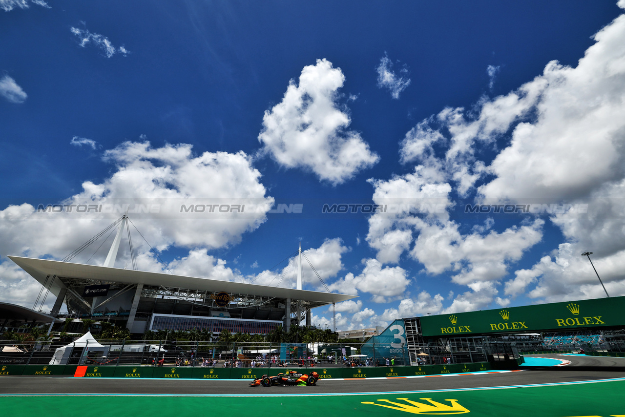 GP MIAMI, Lando Norris (GBR) McLaren MCL38.

03.05.2024. Formula 1 World Championship, Rd 6, Miami Grand Prix, Miami, Florida, USA, Sprint Qualifiche Day.

 - www.xpbimages.com, EMail: requests@xpbimages.com © Copyright: Coates / XPB Images