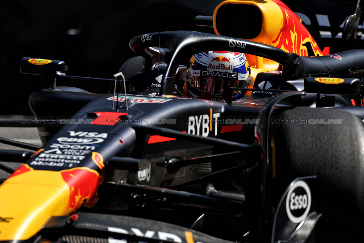 GP MONACO, Max Verstappen (NLD) Red Bull Racing RB20.

26.05.2024. Formula 1 World Championship, Rd 8, Monaco Grand Prix, Monte Carlo, Monaco, Gara Day.

- www.xpbimages.com, EMail: requests@xpbimages.com © Copyright: Moy / XPB Images