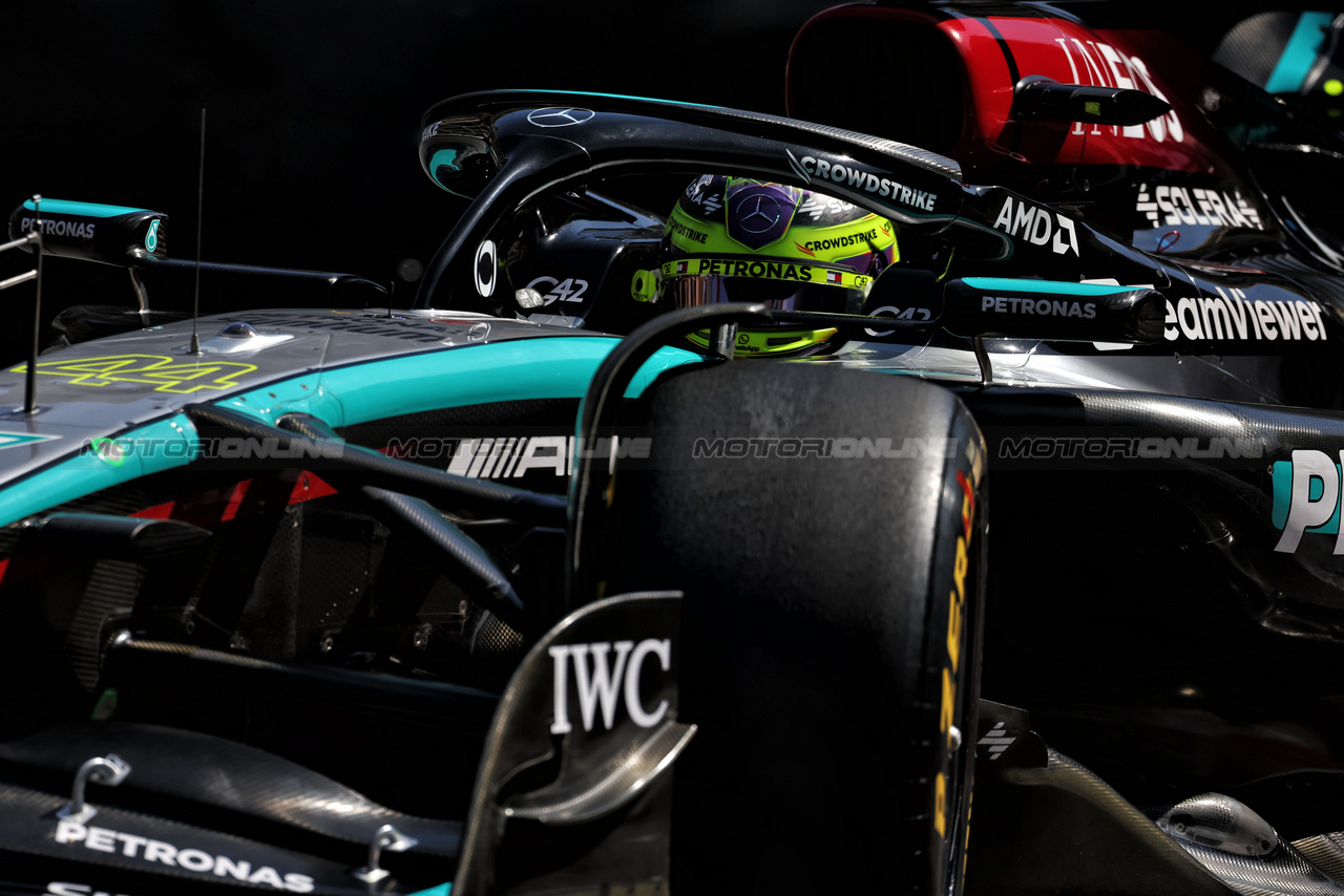 GP MONACO, Lewis Hamilton (GBR) Mercedes AMG F1 W15.

26.05.2024. Formula 1 World Championship, Rd 8, Monaco Grand Prix, Monte Carlo, Monaco, Gara Day.

- www.xpbimages.com, EMail: requests@xpbimages.com © Copyright: Moy / XPB Images