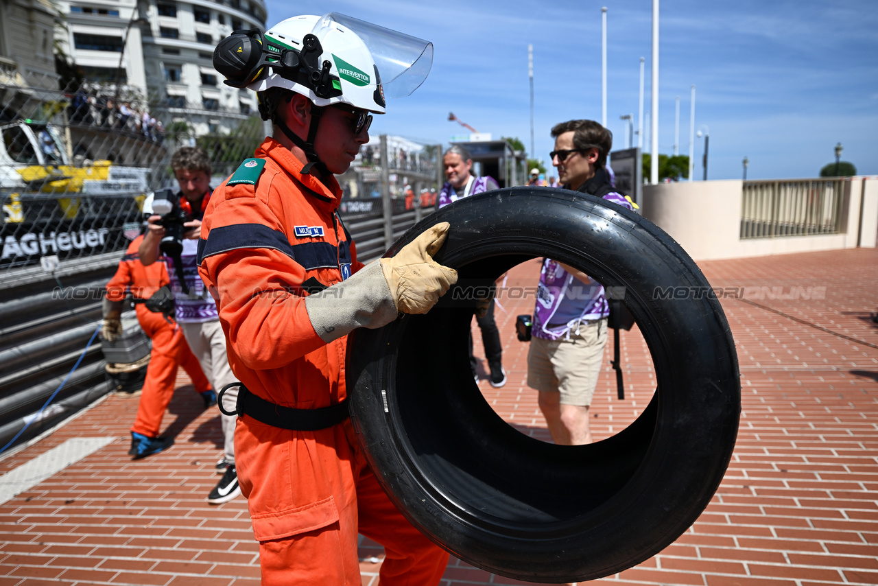 GP MONACO, A tyre is removed by a marshal after the race stopping partenza crash.

26.05.2024. Formula 1 World Championship, Rd 8, Monaco Grand Prix, Monte Carlo, Monaco, Gara Day.

- www.xpbimages.com, EMail: requests@xpbimages.com © Copyright: Price / XPB Images