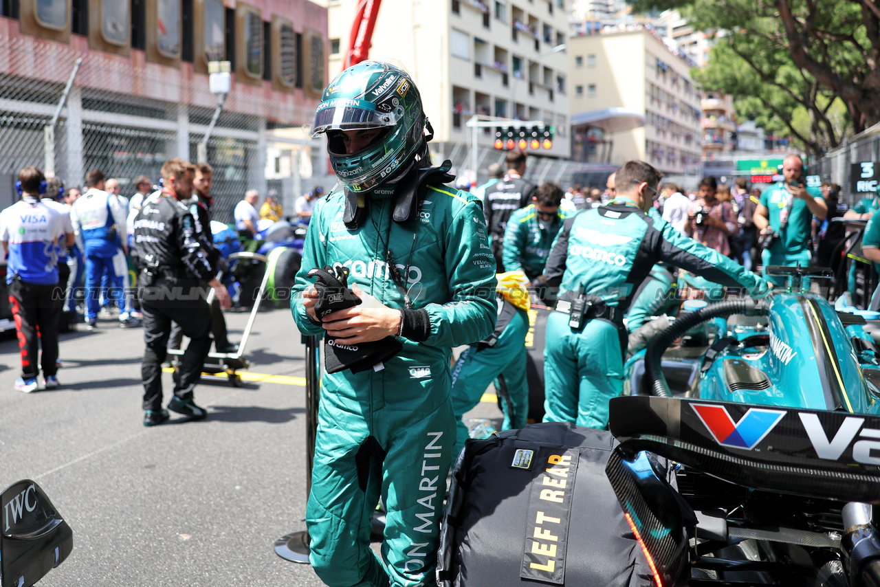 GP MONACO, Lance Stroll (CDN) Aston Martin F1 Team on the grid.

26.05.2024. Formula 1 World Championship, Rd 8, Monaco Grand Prix, Monte Carlo, Monaco, Gara Day.

- www.xpbimages.com, EMail: requests@xpbimages.com © Copyright: Bearne / XPB Images