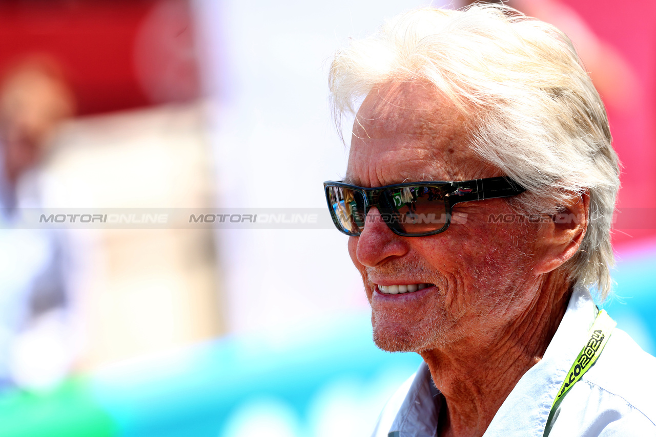 GP MONACO, Michael Douglas (USA) Actor.

26.05.2024. Formula 1 World Championship, Rd 8, Monaco Grand Prix, Monte Carlo, Monaco, Gara Day.

 - www.xpbimages.com, EMail: requests@xpbimages.com © Copyright: Coates / XPB Images