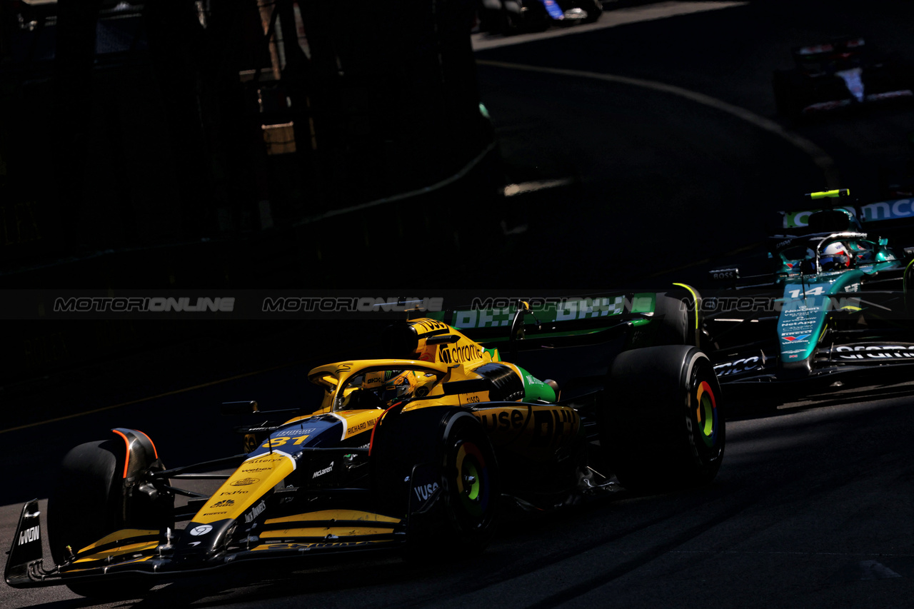 GP MONACO, Oscar Piastri (AUS) McLaren MCL38.

26.05.2024. Formula 1 World Championship, Rd 8, Monaco Grand Prix, Monte Carlo, Monaco, Gara Day.

- www.xpbimages.com, EMail: requests@xpbimages.com © Copyright: Charniaux / XPB Images