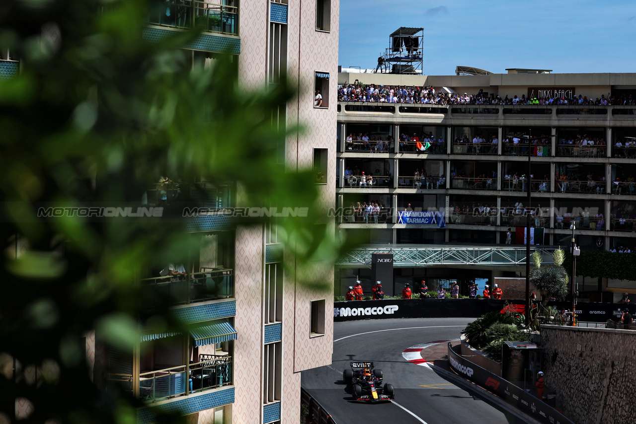 GP MONACO, Max Verstappen (NLD) Red Bull Racing RB20.

26.05.2024. Formula 1 World Championship, Rd 8, Monaco Grand Prix, Monte Carlo, Monaco, Gara Day.

 - www.xpbimages.com, EMail: requests@xpbimages.com © Copyright: Coates / XPB Images