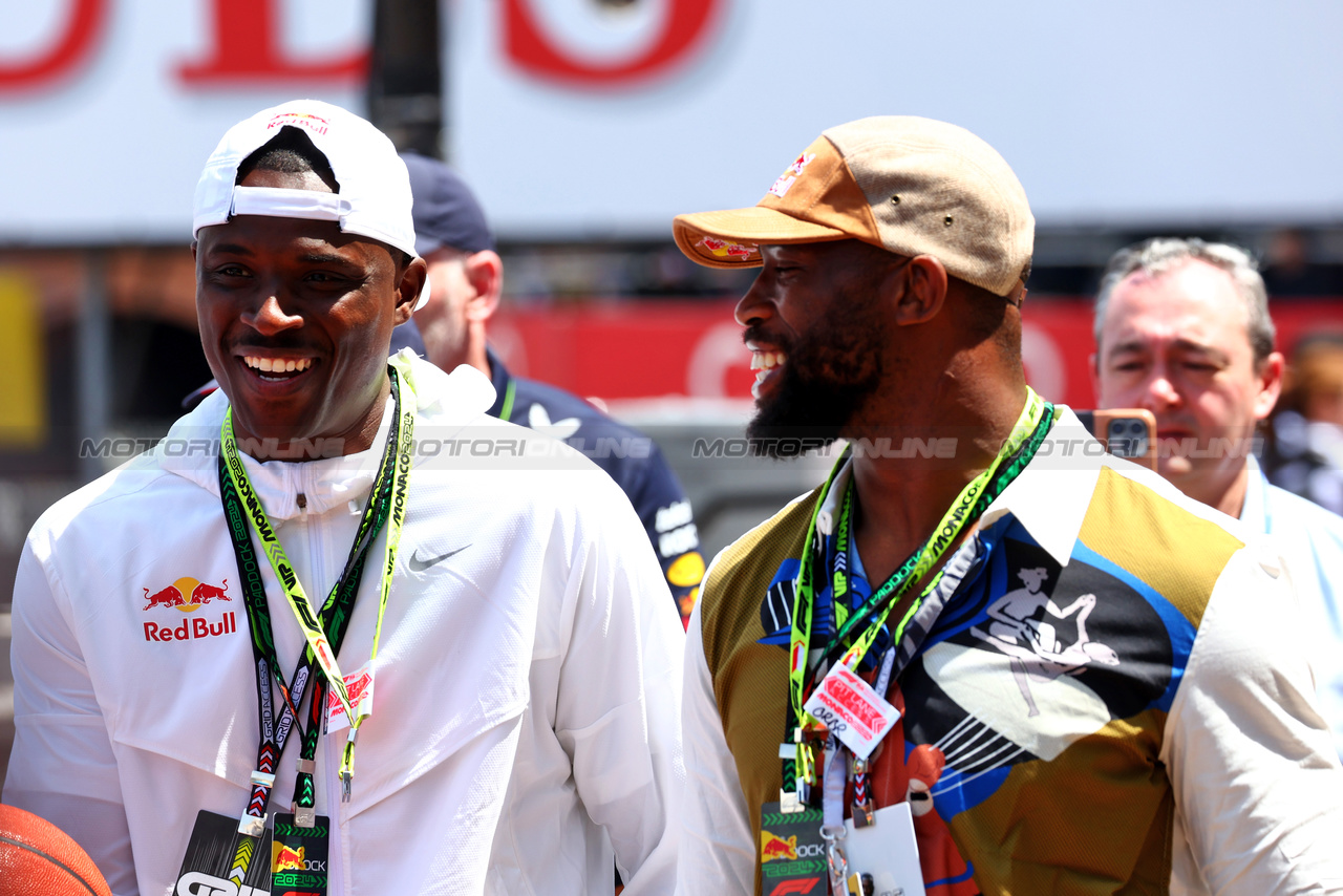 GP MONACO, Siya Kolisi (RSA) Rugby Player (Right).

26.05.2024. Formula 1 World Championship, Rd 8, Monaco Grand Prix, Monte Carlo, Monaco, Gara Day.

 - www.xpbimages.com, EMail: requests@xpbimages.com © Copyright: Coates / XPB Images