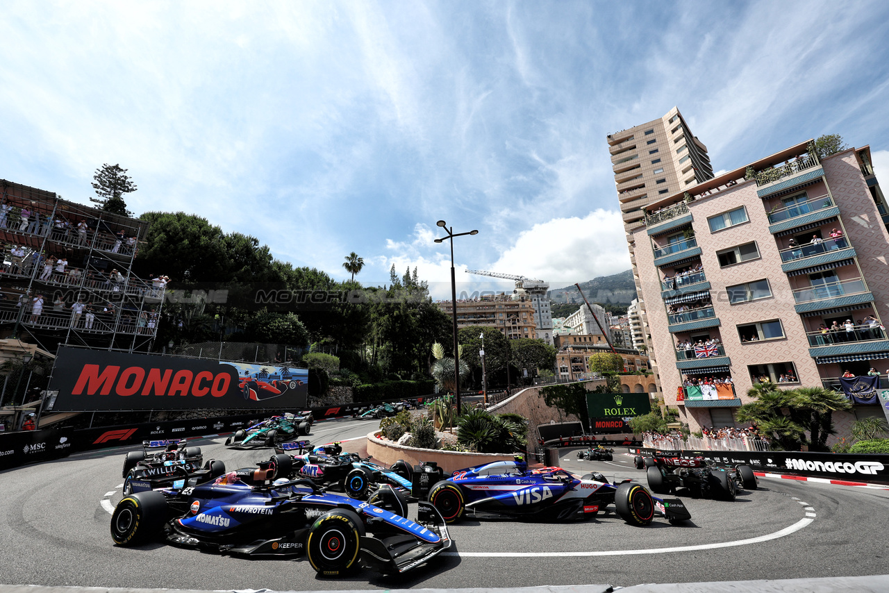 GP MONACO, Alexander Albon (THA) Williams Racing FW46 at the partenza of the race.

26.05.2024. Formula 1 World Championship, Rd 8, Monaco Grand Prix, Monte Carlo, Monaco, Gara Day.

- www.xpbimages.com, EMail: requests@xpbimages.com © Copyright: Moy / XPB Images