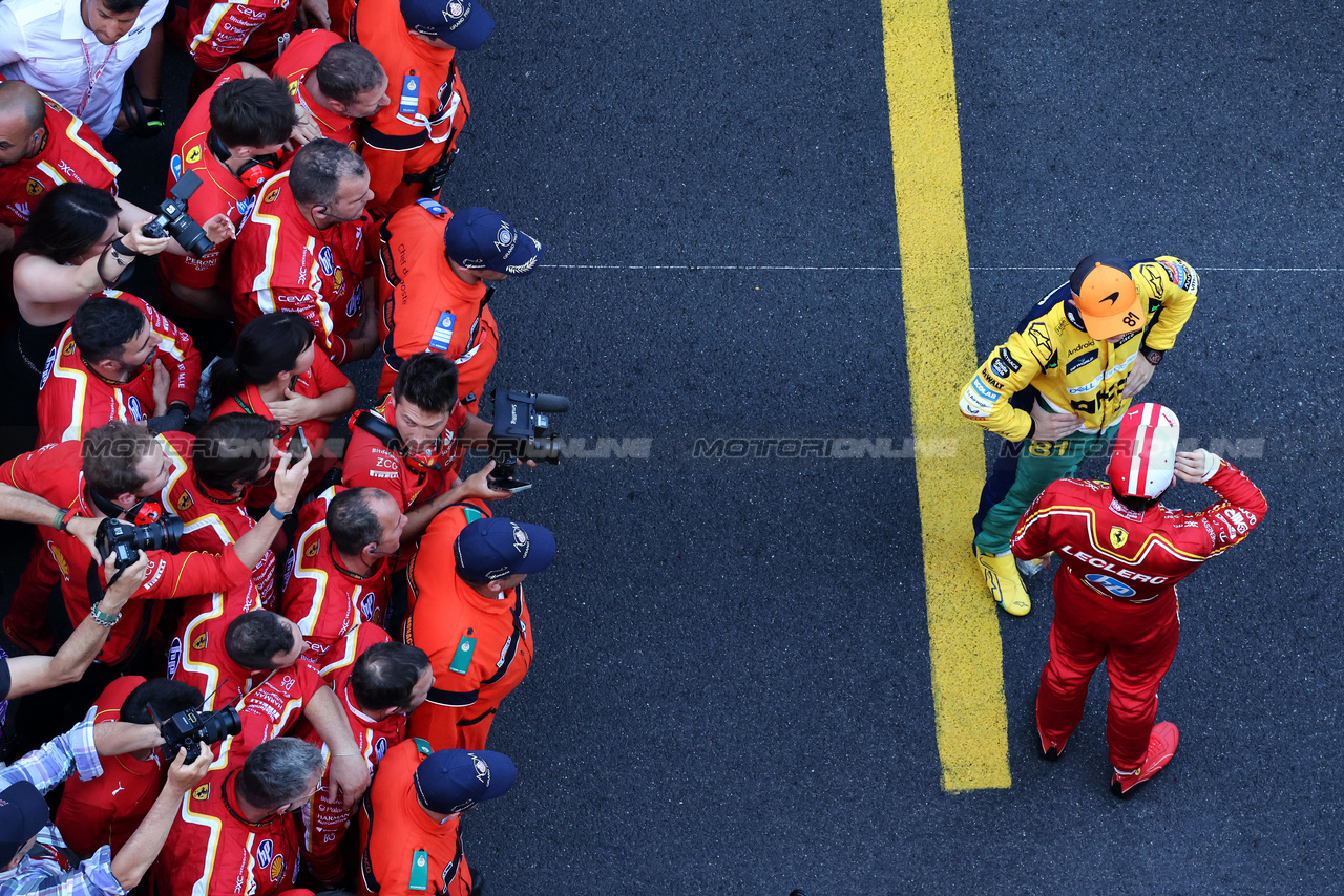 GP MONACO, Gara winner Charles Leclerc (MON) Ferrari with Oscar Piastri (AUS) McLaren in parc ferme.

26.05.2024. Formula 1 World Championship, Rd 8, Monaco Grand Prix, Monte Carlo, Monaco, Gara Day.

- www.xpbimages.com, EMail: requests@xpbimages.com © Copyright: Moy / XPB Images