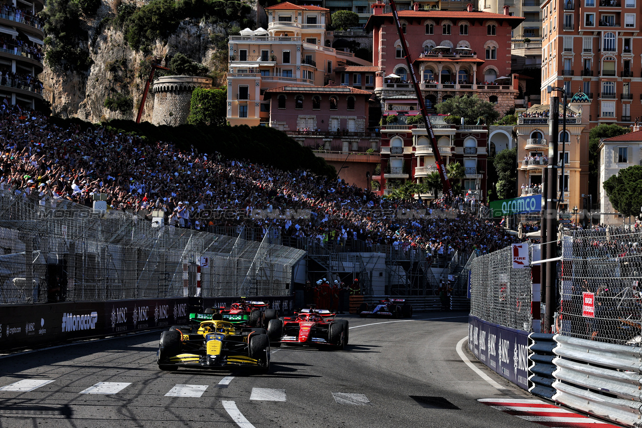 GP MONACO, Oscar Piastri (AUS) McLaren MCL38 at the end of the race.

26.05.2024. Formula 1 World Championship, Rd 8, Monaco Grand Prix, Monte Carlo, Monaco, Gara Day.

- www.xpbimages.com, EMail: requests@xpbimages.com © Copyright: Charniaux / XPB Images