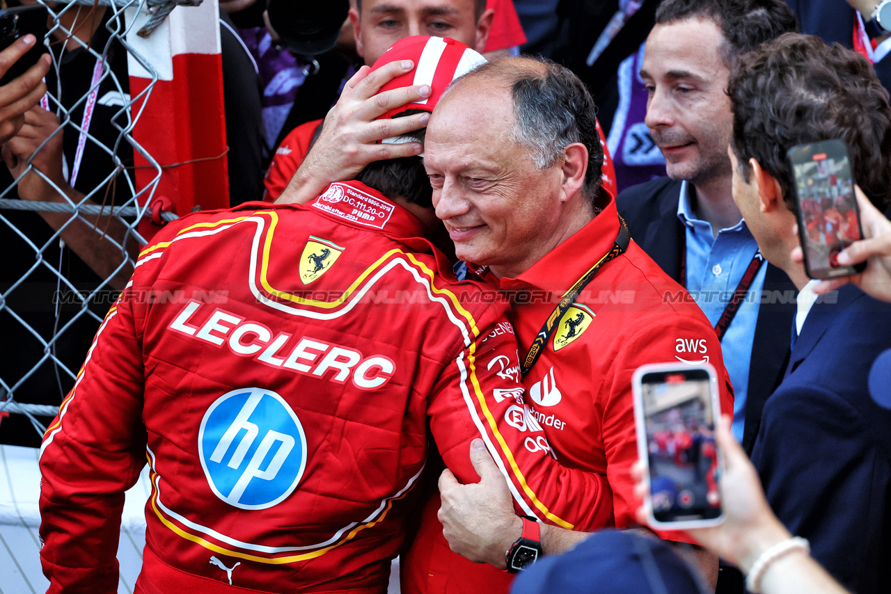 GP MONACO, (L to R): Gara winner Charles Leclerc (MON) Ferrari celebrates with Frederic Vasseur (FRA) Ferrari Team Principal e John Elkann (ITA) FIAT Chrysler Automobiles Chairman in parc ferme.

26.05.2024. Formula 1 World Championship, Rd 8, Monaco Grand Prix, Monte Carlo, Monaco, Gara Day.

- www.xpbimages.com, EMail: requests@xpbimages.com © Copyright: Batchelor / XPB Images