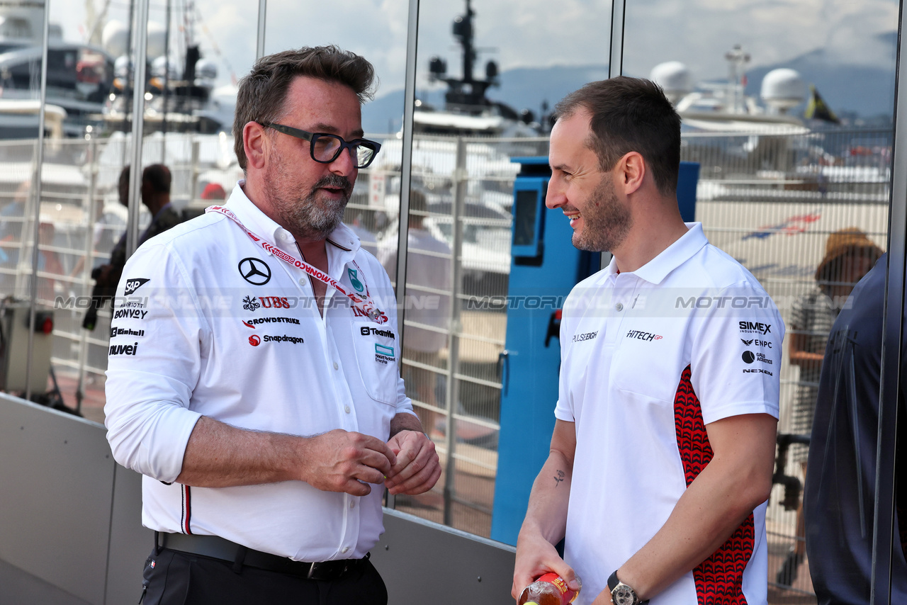 GP MONACO, Gianpiero Lambiase (ITA) Red Bull Racing Engineer (Left).

26.05.2024. Formula 1 World Championship, Rd 8, Monaco Grand Prix, Monte Carlo, Monaco, Gara Day.

- www.xpbimages.com, EMail: requests@xpbimages.com © Copyright: Moy / XPB Images