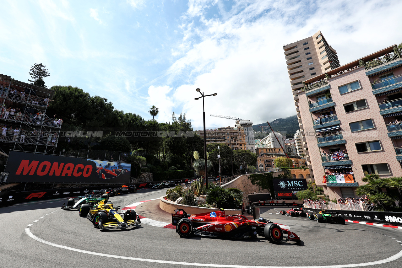 GP MONACO, Carlos Sainz Jr (ESP) Ferrari SF-24.

26.05.2024. Formula 1 World Championship, Rd 8, Monaco Grand Prix, Monte Carlo, Monaco, Gara Day.

- www.xpbimages.com, EMail: requests@xpbimages.com © Copyright: Moy / XPB Images