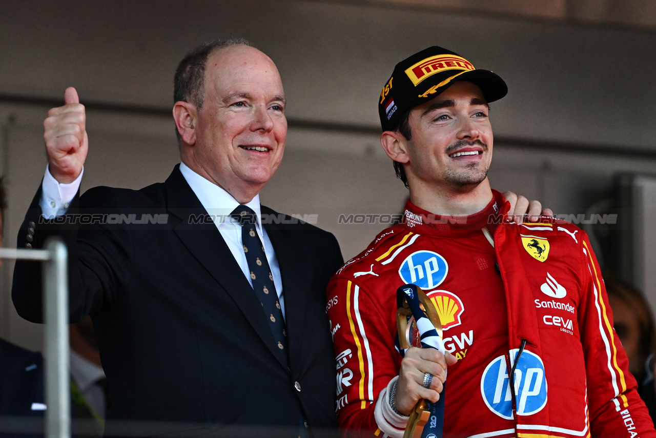 GP MONACO, (L to R): HSH Prince Albert of Monaco (MON) celebrates on the podium with vincitore Charles Leclerc (MON) Ferrari.

26.05.2024. Formula 1 World Championship, Rd 8, Monaco Grand Prix, Monte Carlo, Monaco, Gara Day.

- www.xpbimages.com, EMail: requests@xpbimages.com © Copyright: Price / XPB Images