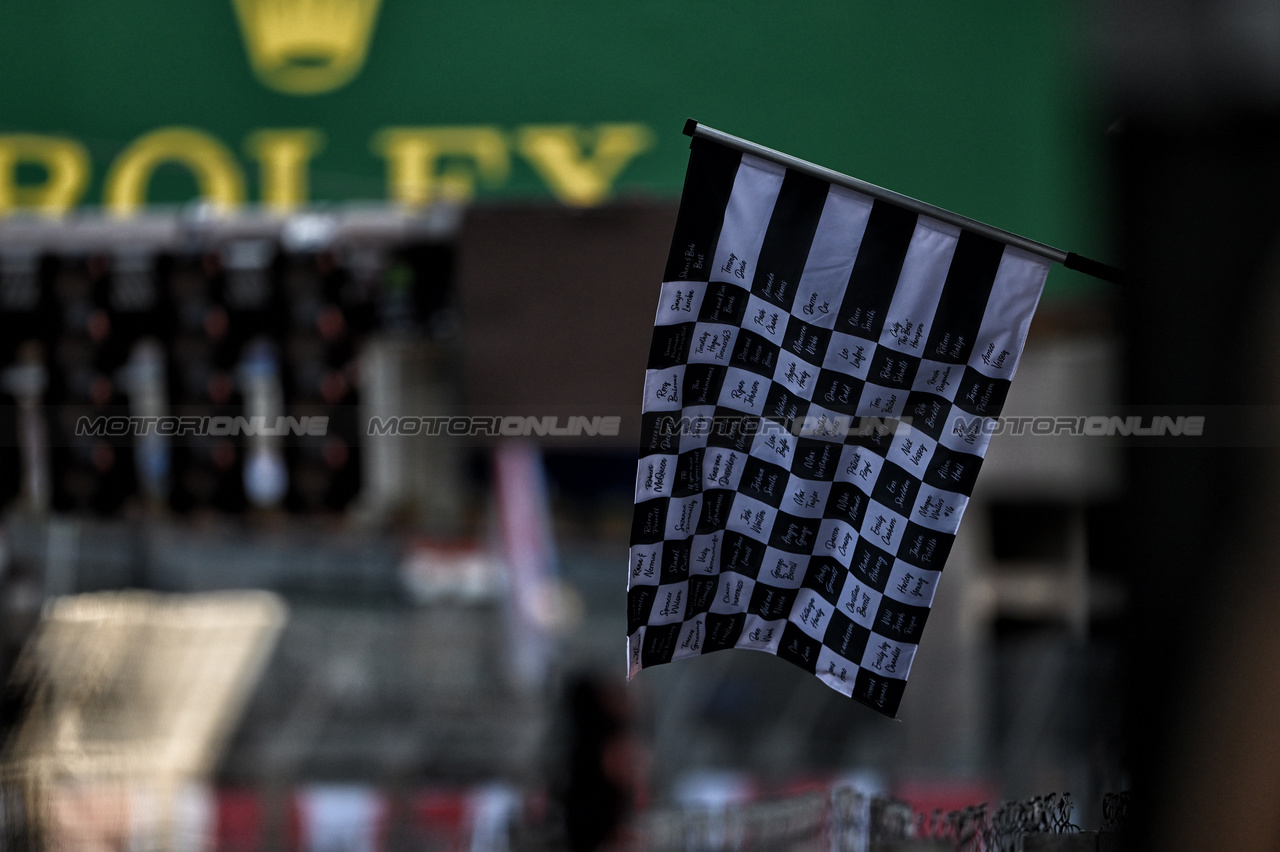 GP MONACO, Circuit Atmosfera - the chequered flag.

26.05.2024. Formula 1 World Championship, Rd 8, Monaco Grand Prix, Monte Carlo, Monaco, Gara Day.

- www.xpbimages.com, EMail: requests@xpbimages.com © Copyright: Price / XPB Images