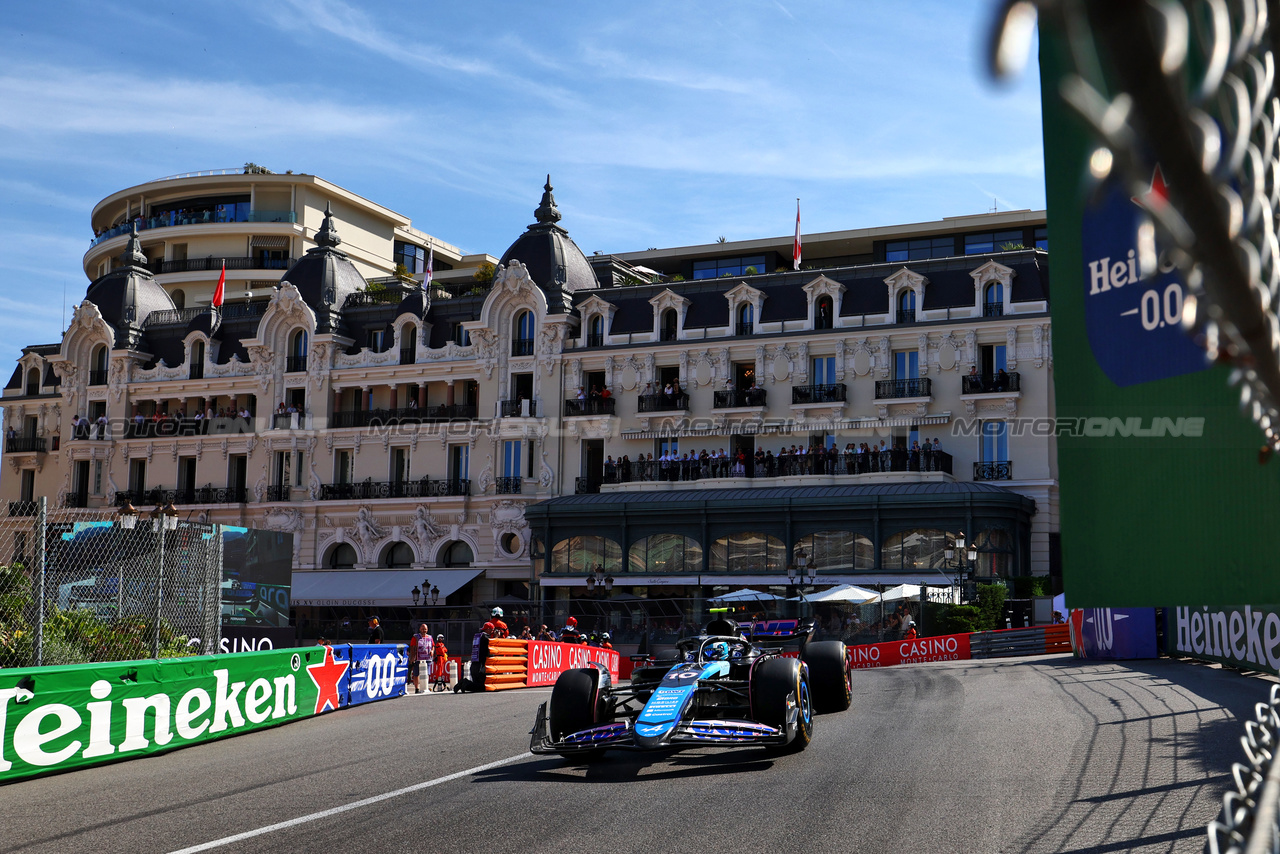 GP MONACO, Pierre Gasly (FRA) Alpine F1 Team A524.

26.05.2024. Formula 1 World Championship, Rd 8, Monaco Grand Prix, Monte Carlo, Monaco, Gara Day.

 - www.xpbimages.com, EMail: requests@xpbimages.com © Copyright: Coates / XPB Images