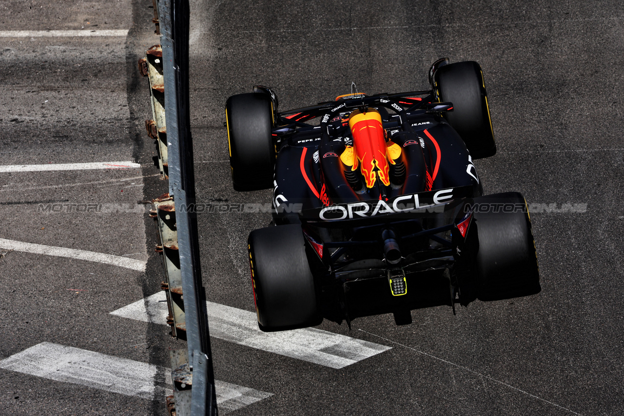 GP MONACO, Max Verstappen (NLD) Red Bull Racing RB20.

26.05.2024. Formula 1 World Championship, Rd 8, Monaco Grand Prix, Monte Carlo, Monaco, Gara Day.

 - www.xpbimages.com, EMail: requests@xpbimages.com © Copyright: Coates / XPB Images