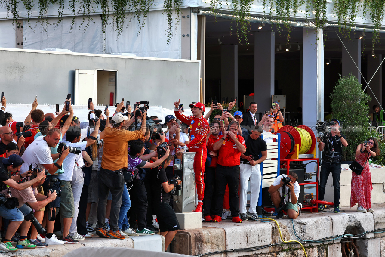 GP MONACO, Gara winner Charles Leclerc (MON) Ferrari at the harbour.

26.05.2024. Formula 1 World Championship, Rd 8, Monaco Grand Prix, Monte Carlo, Monaco, Gara Day.

 - www.xpbimages.com, EMail: requests@xpbimages.com © Copyright: Coates / XPB Images